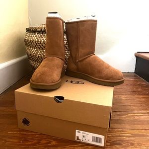 UGG Classic Short ll